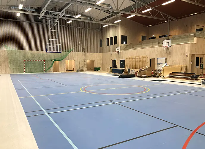 Västerbergsskolans idrottshall.
