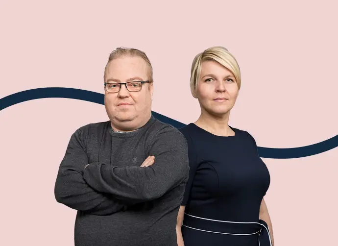 Stefan Gustafsson och Merjem Maslo framför en rosa bakgrund. 