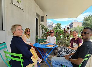 gruppbild på uteservering