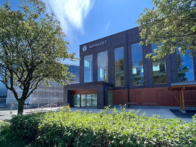 Åbybadets entré.